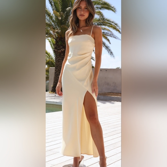 Billy J Dresses & Skirts - Billy J Yellow One Shoulder Slit Gown for Resort Wear